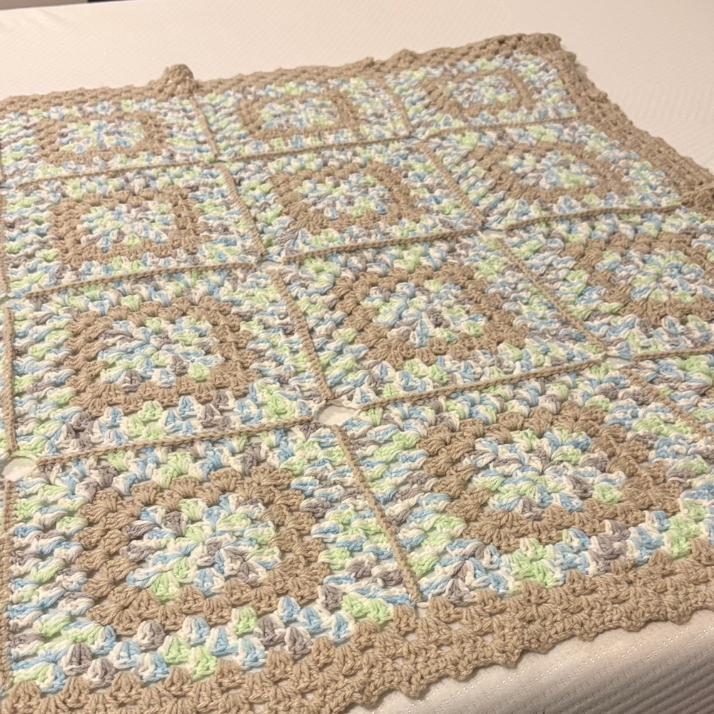 Elegant Crochet Baby Blanket - Beige and Pastel Blue